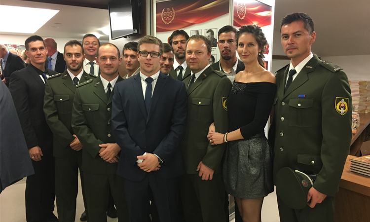 Členovia VŠC Dukly Trenčín na osalve 50. narodenin